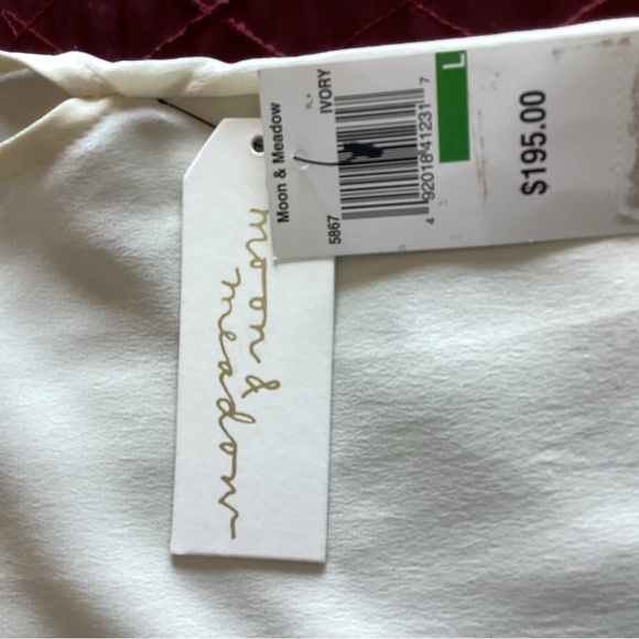 New 100% Silk Cream Cap Sleeve Blouse with tags - Picture 5 of 5